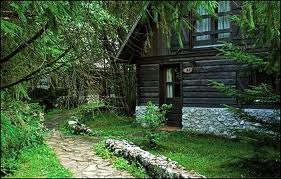 Highly insulated rustic Eco-homes utilising sustainable, locally sourced materials giving warm and comfortable, low maintenance homes with low running costs and low carbon footprints. Properties can be finished with stone external walls or a mix of stone, wood and paint-rendered walls.